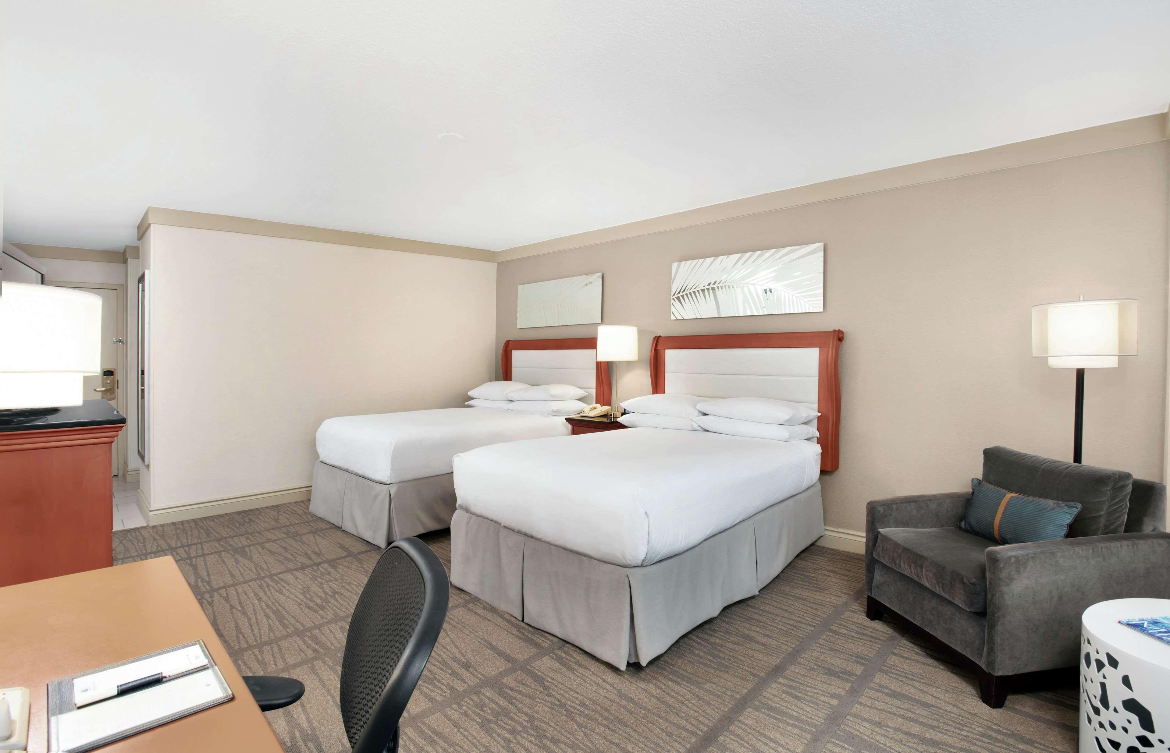 Doubletree By Hilton Hotel Miami Airport & Convention Center Miami Springs Dış mekan fotoğraf