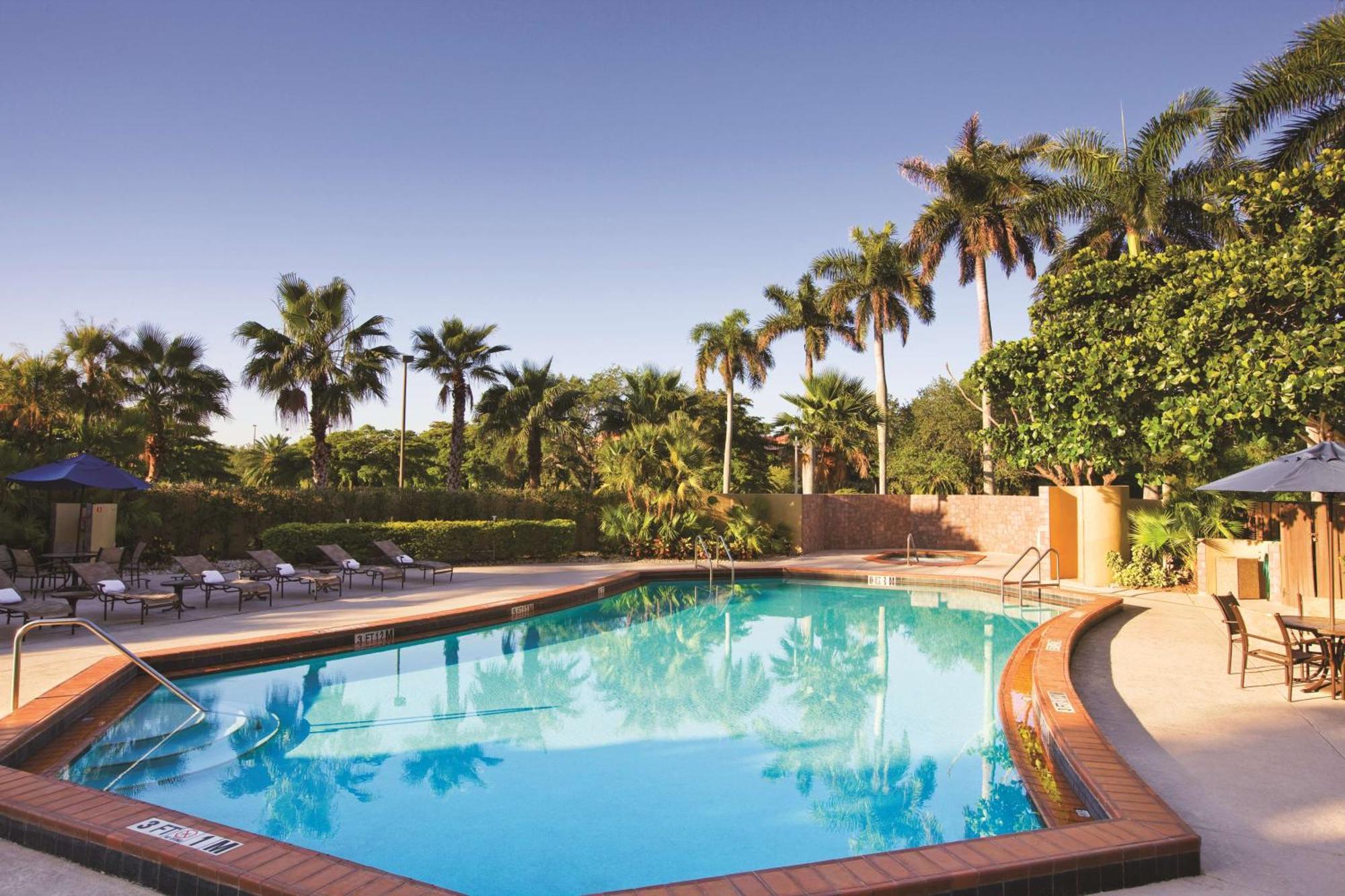 Doubletree By Hilton Hotel Miami Airport & Convention Center Miami Springs Dış mekan fotoğraf
